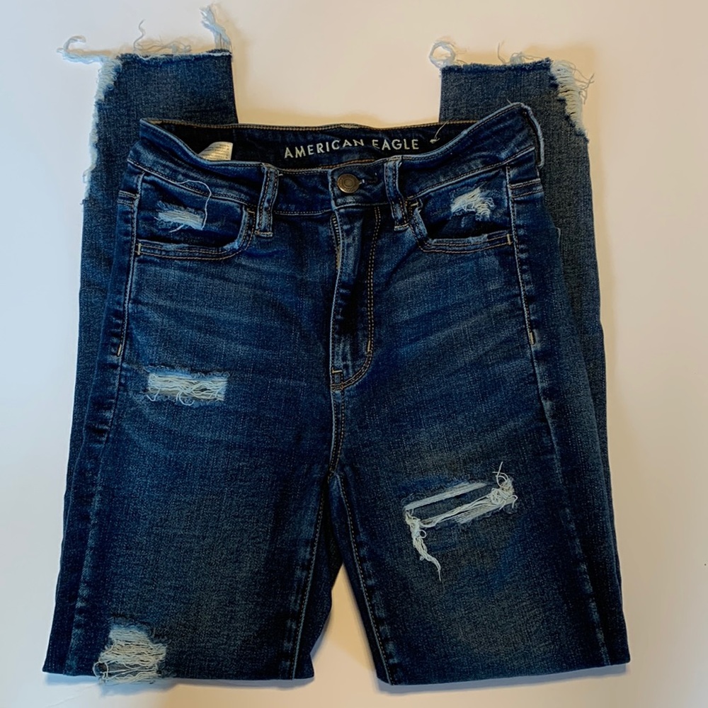 American Eagle Women’s Destroyed Jeggings